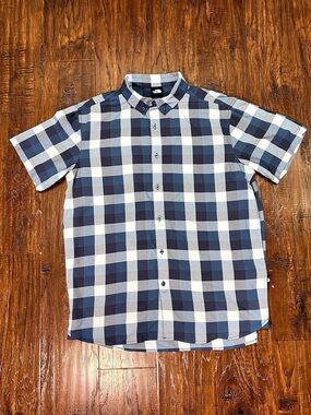 The North Face Plaid Button Down in Blue & White XL Like New